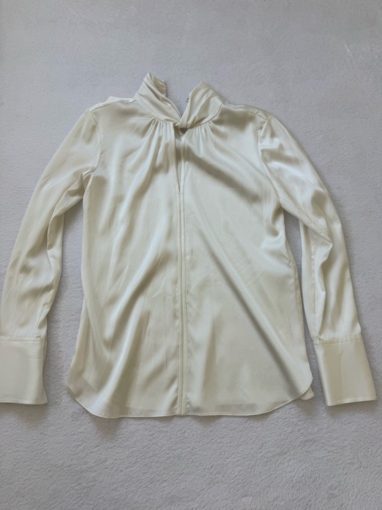 Elle Thahari Cream Satin blouse Shirt - Picture 7 of 9